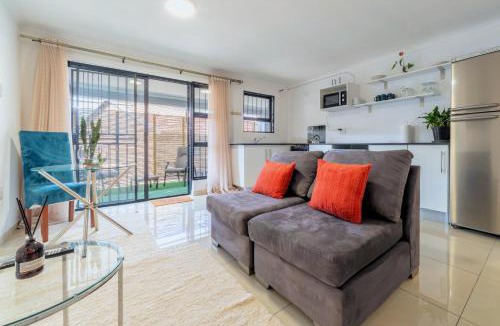 Greater Johannesburg Metropolitan Area Apartment | M&M Cottage FB