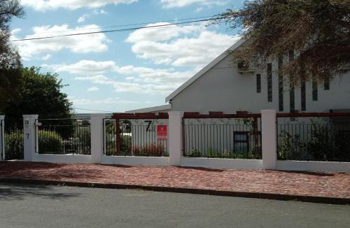 Bredasdorp House | 7 on South