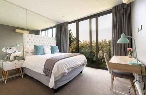 Amanzimtoti House | Blue Paarl Guesthouse