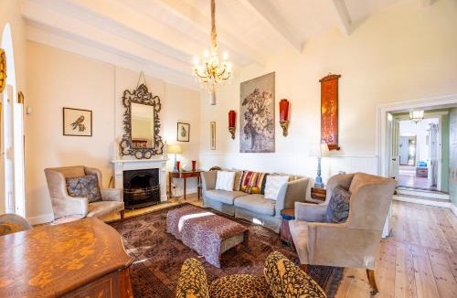 Froggy Farm House | Froggy Farmhouse in Cape Town