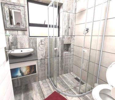 Mossel Bay Apartment | VD3 Lighthouse Room B&B