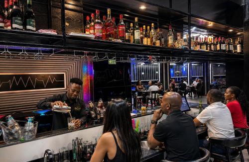 Ekurhuleni Hotel | Silver Luck Lounge & Hotel