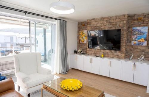 Waterfront Apartment | 2 Bedroom Waterfront Escape South Quay Knysna