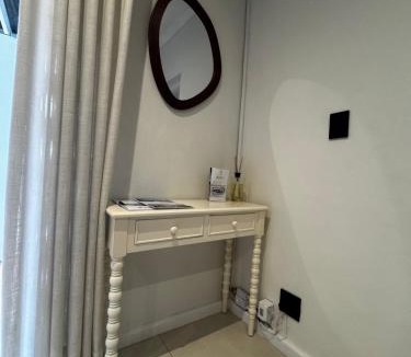Koelenhof Apartment | Cottage at Kanu Wines