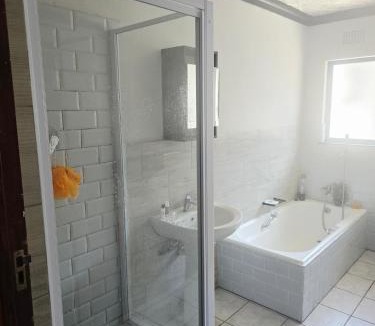 Quigney Beach Apartment | 28th on Fitzpatrick
