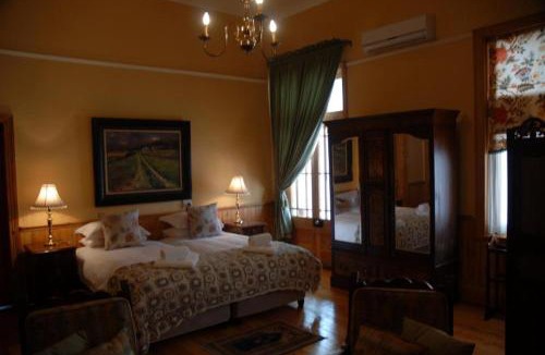 Victoria West House | Moonlight Manor