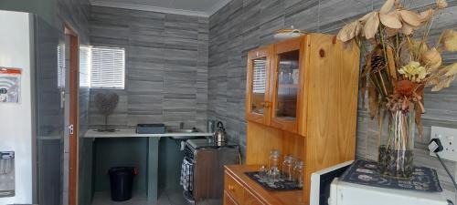 Oudtshoorn Apartment | 2A On Jan van Riebeeck road