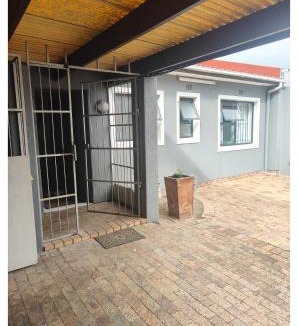 Parow House | GLOBALNEST guest house