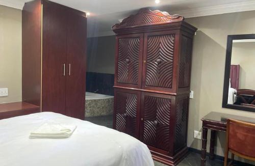 Rustenburg House | Novel Enterprise Bed and Breakfast
