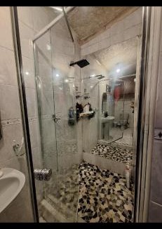 Evander Apartment | zee