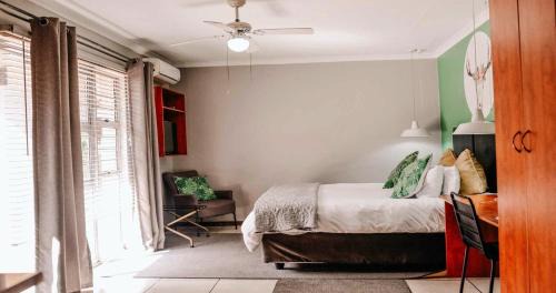 Rustenburg House | Ons Dorpshuis Guesthouse