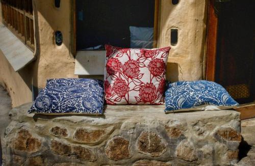 Hogsback House | The Fox Den - Earthen home with mountain views