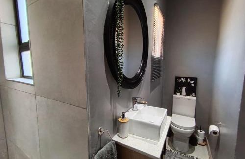Rooihuiskraal Apartment | J & M Elegant Escape 1