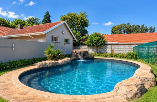 Greater Johannesburg Metropolitan Area Apartment | Macum Cozy Suites Florida Park