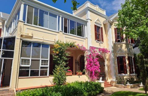 Mowbray House | Carmichael House Boutique Hotel