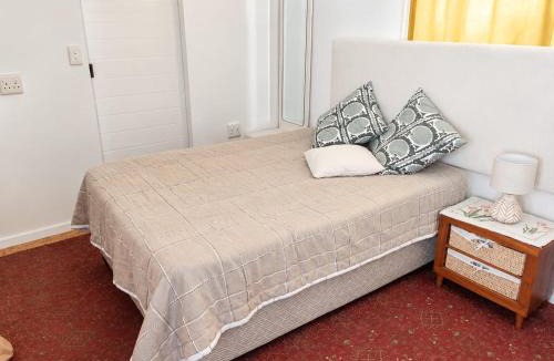 Plumstead House | Meyrick Ave