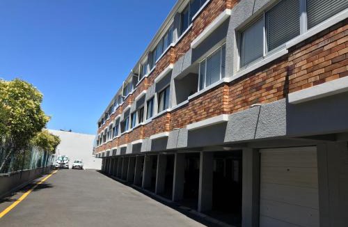 Three Anchor Bay Apartment | Green Point Self Catering Studios