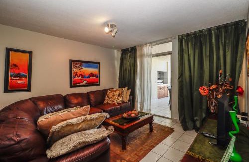 Margate Beach Apartment | Rondevoux 26