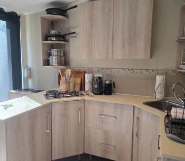 Redhill Bed & Breakfast | Peony Place P2