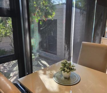 Redhill Bed & Breakfast | Peony Place P2