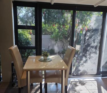Redhill Bed & Breakfast | Peony Place P2