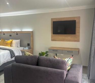Kloof Apartment | Linlee Place 2