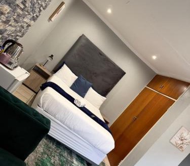 Garsfontein Hotel | De'Lush Oasis