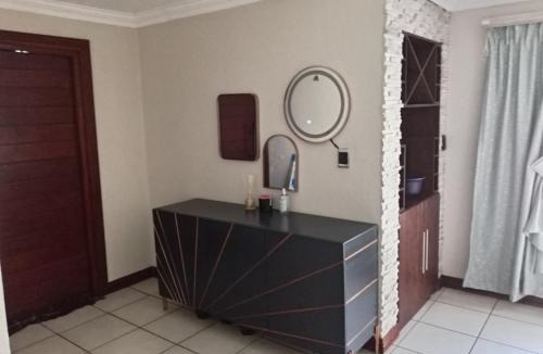 Greater Johannesburg Metropolitan Area House | 4 Mast PLACE