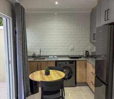 Kloof Apartment | Linlee Place 3
