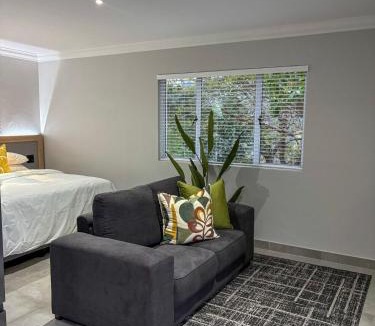 Kloof Apartment | Linlee Place 3
