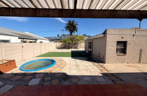 Lansdowne Apartment | 6 sleeper selfcatering