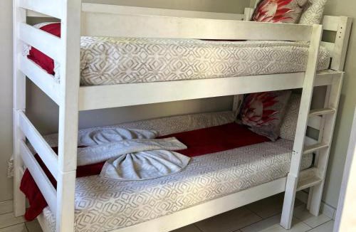 Universitas House | Chic Breeze