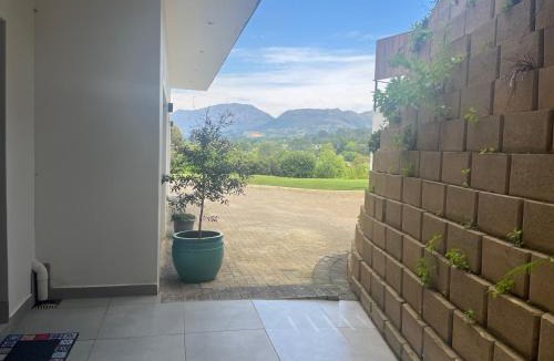 Cape Town Hotel | Vine and Valley Mini