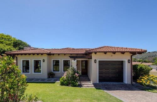 Plettenberg Bay House | Two bedroom house next to Golf Course