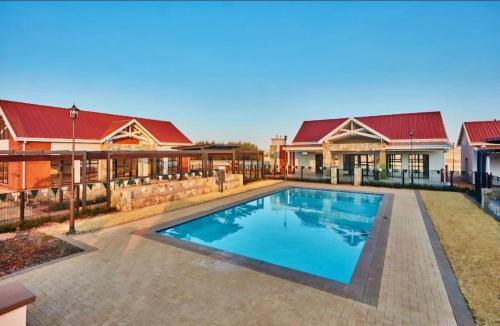 Kempton Park Apartment | Serengeti Precinct Executive Apartment