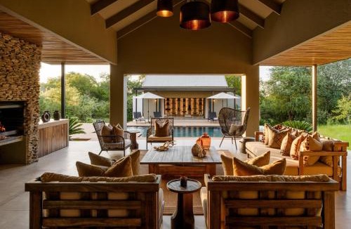Hoedspruit Cabin | Ujima Lodge
