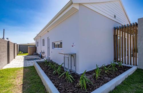 Newton Park Villa | The Shirley Too