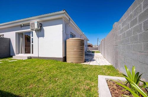 Newton Park Villa | The Shirley Too