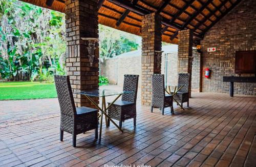Roodeplaat Hotel | Phumulani Lodge Kameeldrift