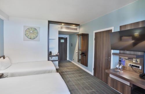 Umhlanga Ridge Hotel | Holiday Inn Express Durban - Umhlanga by IHG