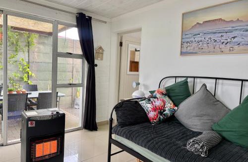 Durbanville Apartment | Cozy Garden Cottage - Guest House