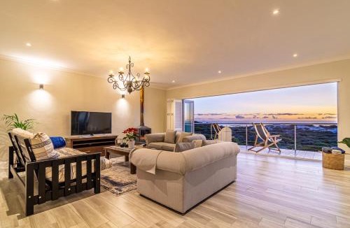 Pearly Beach House | Whales Rest