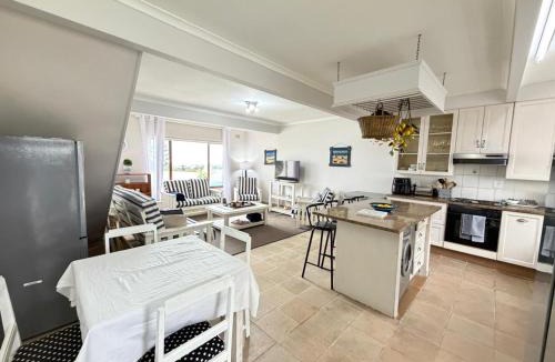 Still Bay Apartment | LaMer No 5