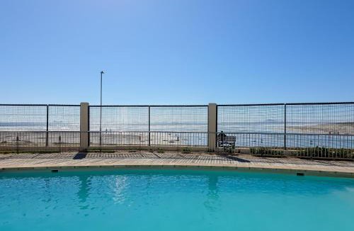 Lagoon Beach Apartment | Lagoon Beach 2BR Pool, Parking, Spa Nearby