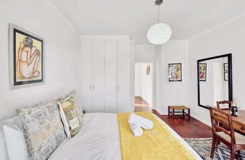 Three Anchor Bay Apartment | Studio Apartment in Three Anchor Bay