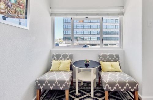 Three Anchor Bay Apartment | Studio Apartment in Three Anchor Bay