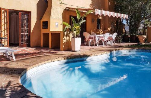 Milnerton House | Sunbird Room double room with pool abd private terrasse
