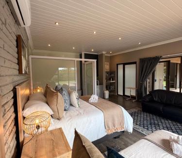 Welkom Bed & Breakfast | Lemon & Blue Guest House
