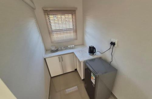 Kempton Park House | Ithonsi Guesthouse