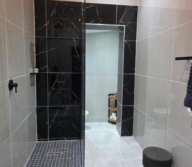 Komani Apartment | 5Res Stay